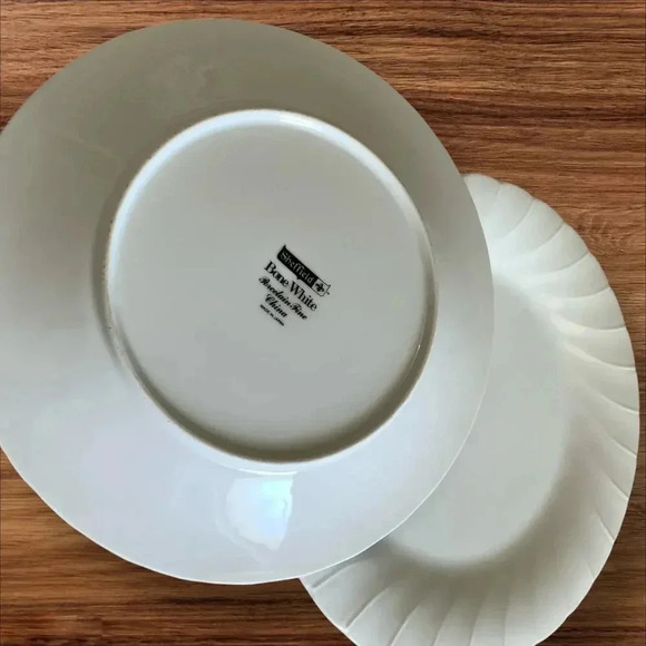 Sheffield Vintage Bone White Porcelain Fine China Dinner Plate 2 Pieces 10.25" - Picture 3 of 8